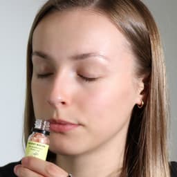 Wake Up Aromatherapy Smelling Salt – image 4