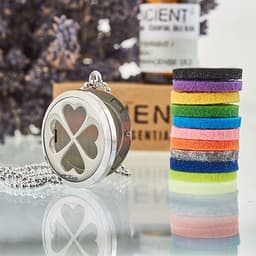 Aromatherapy Diffuser Necklace - Four Leaf Clover 30mm – image 1