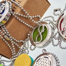 Aromatherapy Necklace Reusable Refill Pad - 20mm – image 3