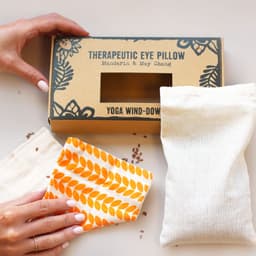 Agnes + Cat Eye Pillow - Yoga wind-down – image 4