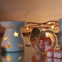 Sm Classic White Oil Burner - Moon & Star – image 3