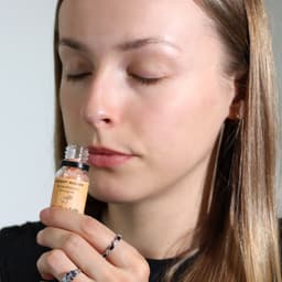 Energise Aromatherapy Smelling Salt – image 3